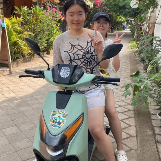 Guests picking up their e-bike on Gili Trawangan